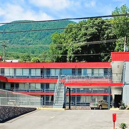 Holiday Lodge Virginia Pearisburg Екстериор снимка