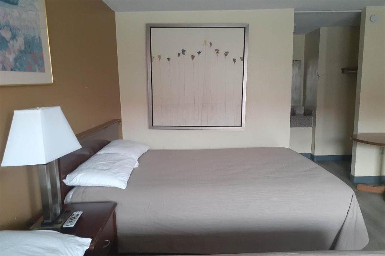 Holiday Lodge Virginia Pearisburg Екстериор снимка